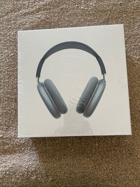 Over-Ear Wireless Headphones in Blue